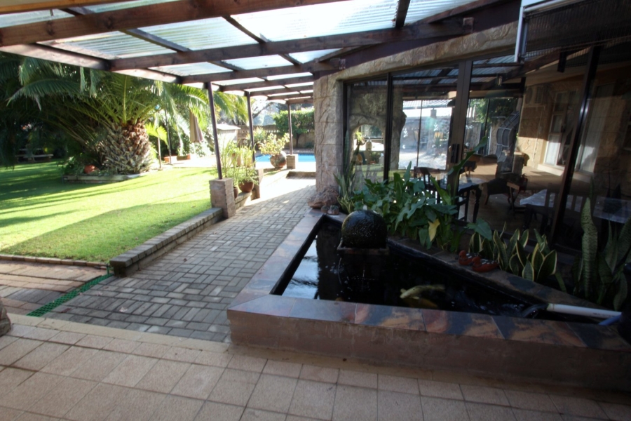 7 Bedroom Property for Sale in Jim Fouchepark Free State